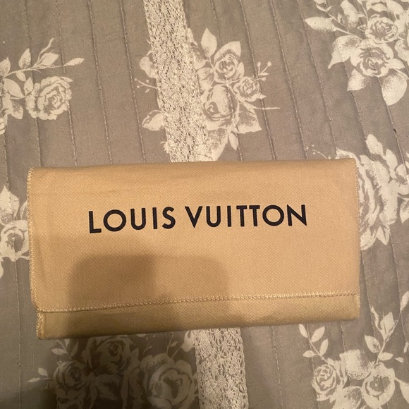 💯 Authentic Refurbished Louis Vuitton Coupon Holder or Tissue Holder - Picture 7 of 10